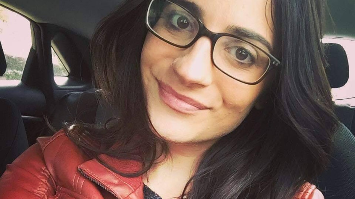 O tânără abandonată într-un orfelinat din Vaslui vrea să vină din Statele Unite să-și descopere rădăcinile