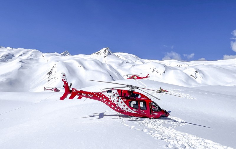 Cel puțin trei persoane au murit după ce un elicopter cu turiști s-a prăbușit în Alpii Elvețieni