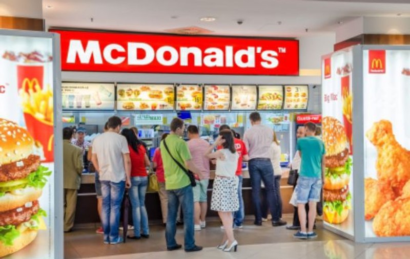 Angajații McDonald’s au făcut dezvăluiri șocante: Ce produs să nu comanzi niciodată