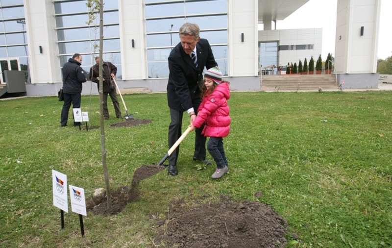 Olimpicii au plantat 49 de copaci la Izvorani