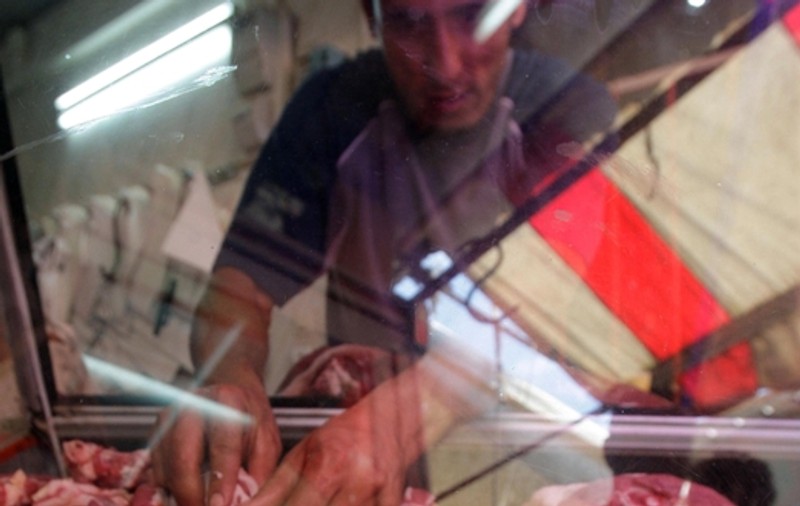 Consumul scăzut de carne face bine sănătăţii
