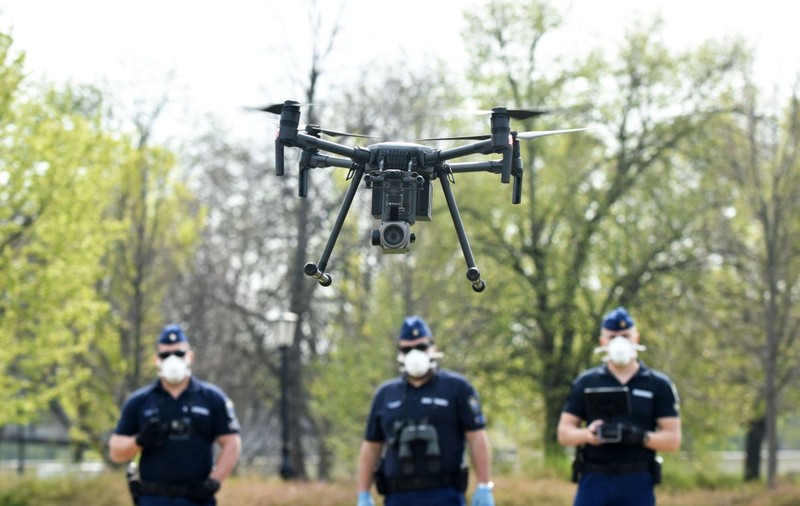 COVID-19, ocazia perfectă pentru guverne să-și spioneze cetățenii. Aparatul „Big Brother” va fi greu de demontat, avertizează organizațiile pentru drepturile omului