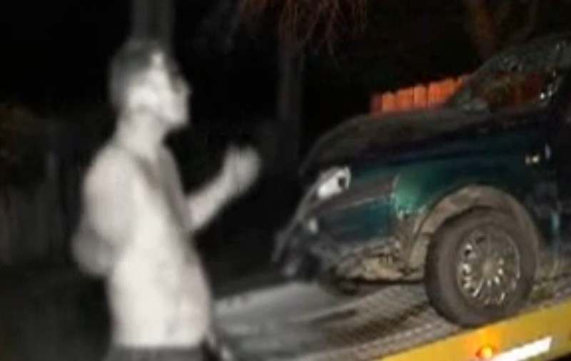 Un şofer beat i-a înjurat pe poliţişti după ce şi-a distrus maşina 