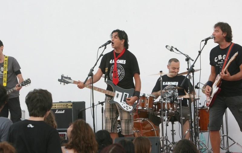 ZOB va cânta în deschidere la concertul Bloodhound Gang