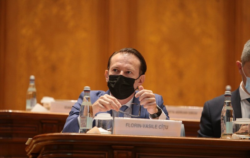 Contre în Parlament pe tema PNRR. „Domnule premier, de data asta nu ați mai avut pe unde să fugiți”