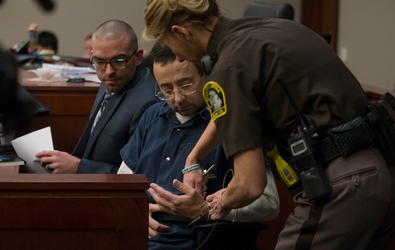 Universitatea din Michigan, unde lucra doctorul Larry Nassar, le va despăgubi cu 500.000.000 de dolari pe cele 332 de fete abuzate