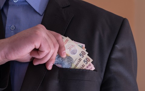 Creșteri salariale și liber la angajări în 47 de companii locale, deși Ilie Bolojan anunța reduceri de personal „acolo unde nu se justifică”