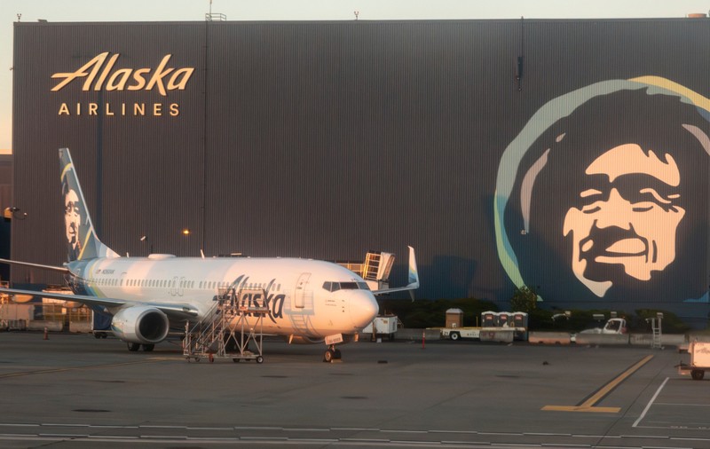 171 de aeronave Boeing au fost oprite la sol, după ce un avion al companiei Alaska Airlines a pierdut o parte din fuzelaj în timpul zborului