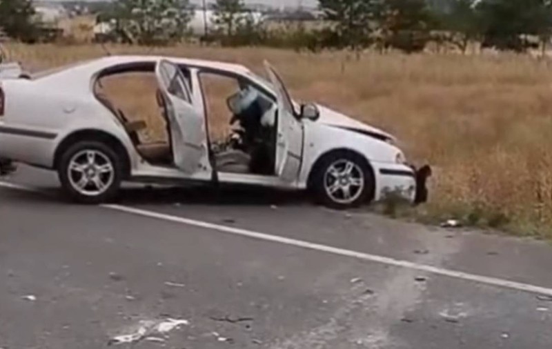 Un șofer din Craiova s-a lovit de un TIR după ce a intrat pe sensul opus de mers