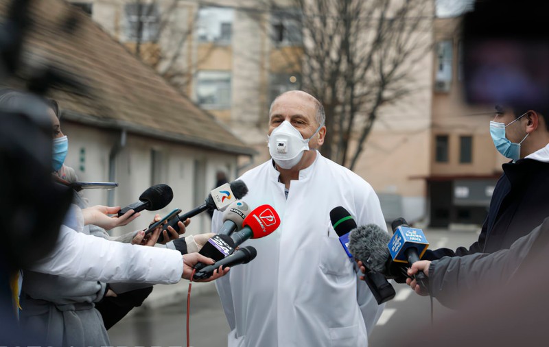 Dr. Virgil Musta explică de ce „o parte dintre cei care au făcut forme uşoare de COVID se pot reinfecta”