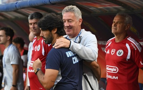 „Craiova are antrenor!”. Editorial din tribună după 4-0 cu U Cluj: „Eternul supărat Bergodi”