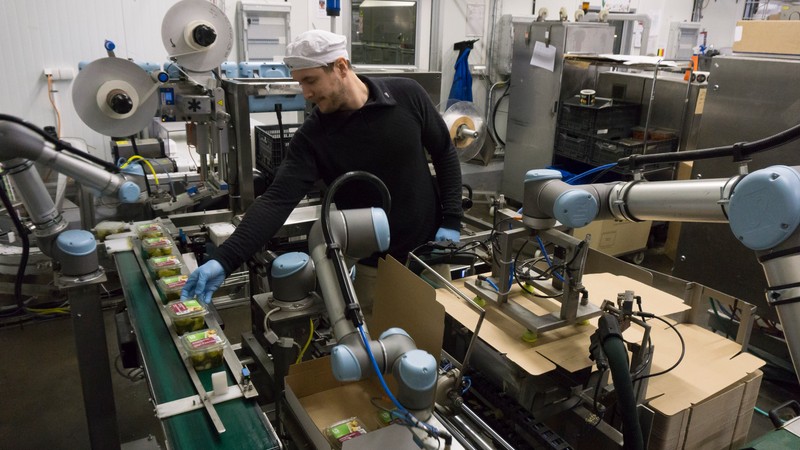 Roboți industriali