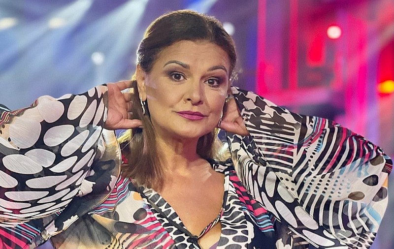 Maria Buză, hărţuită pe Facebook, după ce i-a fost spart contul: „Sunt la mâna unor escroci ai netului”