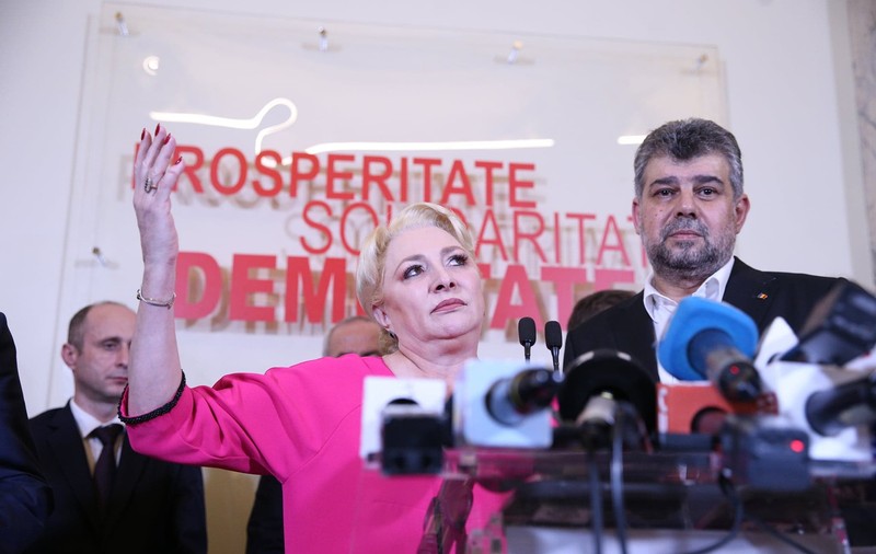 CEx cu Biblia pe masă. Culisele debarcării Vioricăi Dăncilă: S-a răzgândit de 3 ori, dar "doamnele" din PSD au convins-o să plece