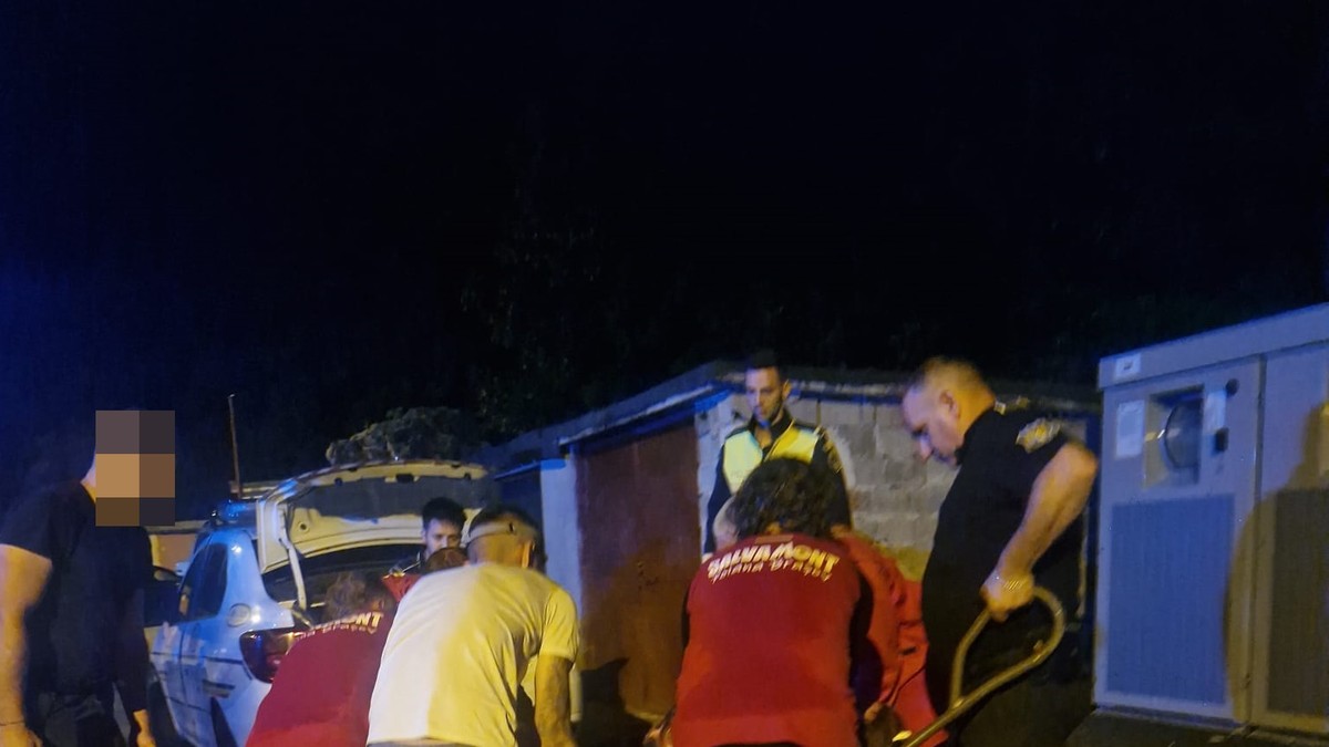 Bărbatul rănit, găsit în pădure, a fost salvat
