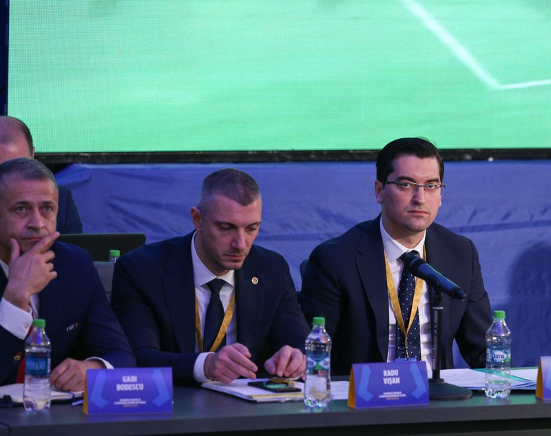 FOTO | Adunarea Generală a FRF 2019. S-a schimbat sigla FRF. Trolere și alte suveniruri, cadou pentru membri! Cine e Maria Ceaușilă, senzația zilei
