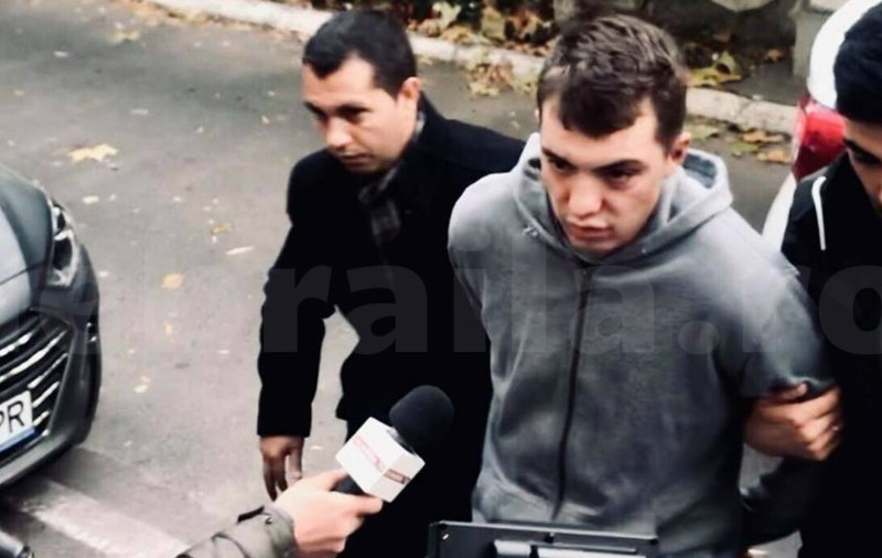 Atacatorul mallului din Brăila se plânge de ploșnițe și mucegai în închisoare și vrea să se mute ca să se dezvolte personal