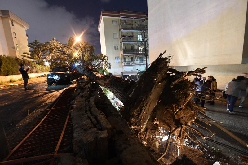 O tornadă a făcut ravagii în sudul Italiei