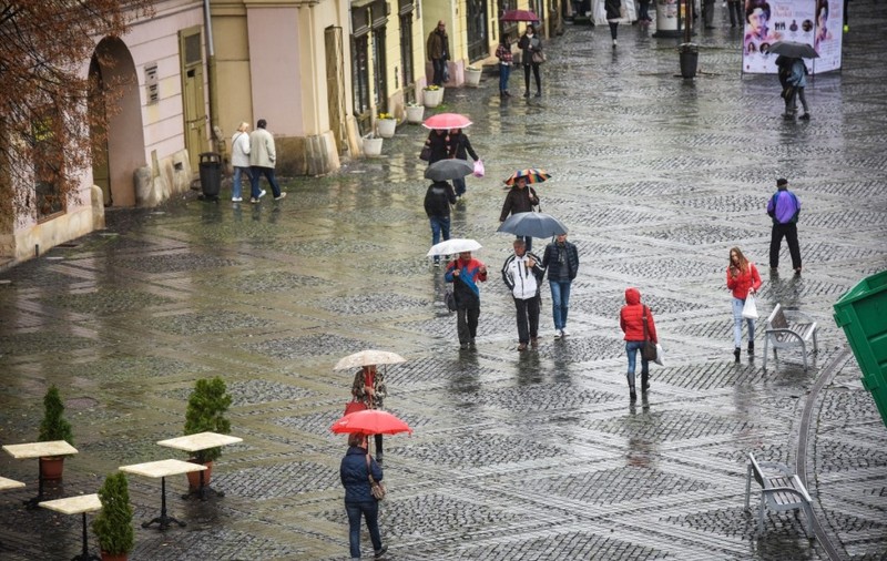 Prognoza meteo pentru 26 septembrie. Vor fi ploi și descărcări electrice în toată țara