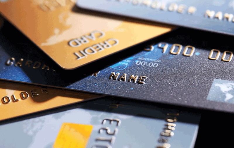 Care este diferența dintre Cardul de Credit și Cardul de Debit?