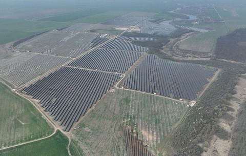 Cel mai mare parc fotovoltaic din România, de la Iepurești, s-a legat la rețea. Are o capacitate de 169 MW și se lucrează la extinderea lui