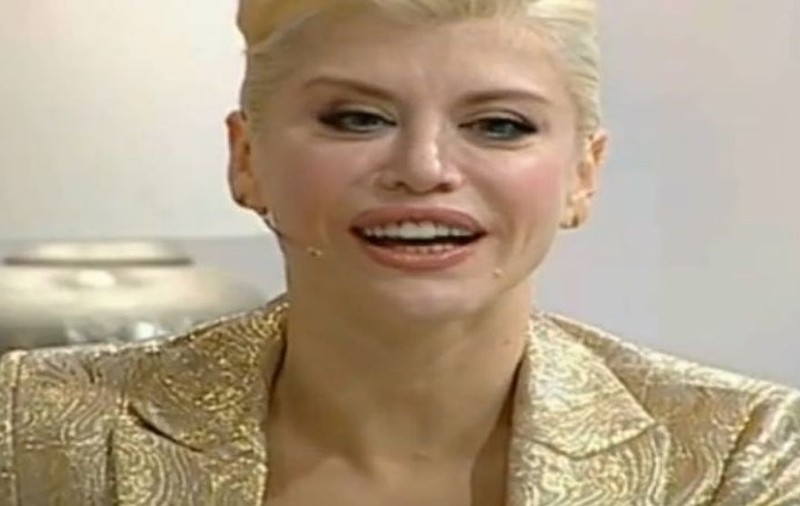 LOREDANA s-a pus pe DESTĂINUIRI din viața personală! Diva are UN MARE REGRET!