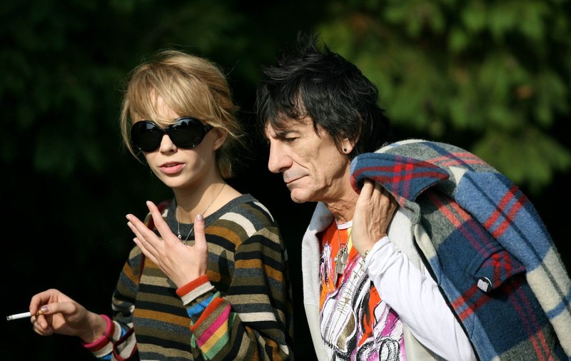 “Ronnie Wood este un pitic rău”