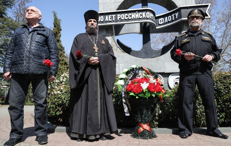Rușii au organizat o ceremonie pentru a jeli pierderea crucișătorului Moskva: „A fost un simbol al puterii noastre”