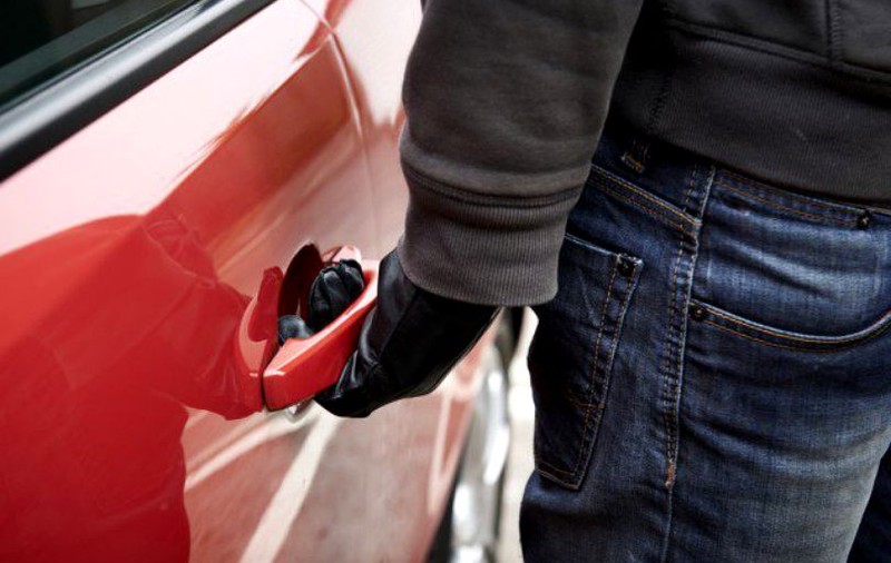 Sectorul cu cele mai multe mașini sparte de hoți, în 2018. Sfaturi pentru prevenirea furturilor auto