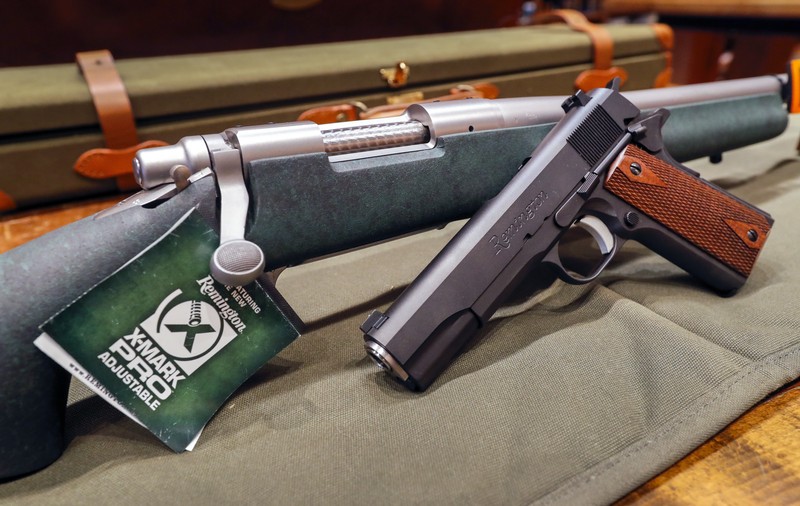 Premieră în SUA: Producătorul de arme Remington va plăti 73 de milioane de dolari familiilor victimelor unui masacru