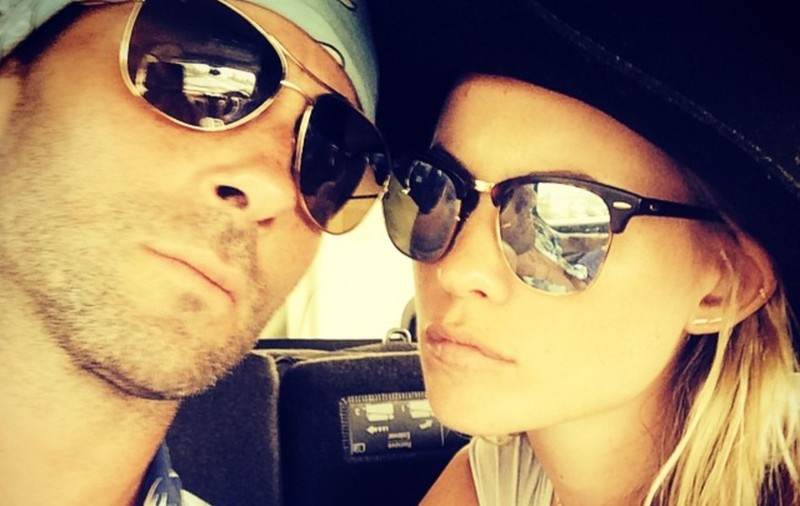 Solistul Maroon 5 și soția lui gravidă, Behati Prinsloo, implicați într-un accident de mașină! În ce stare sunt!