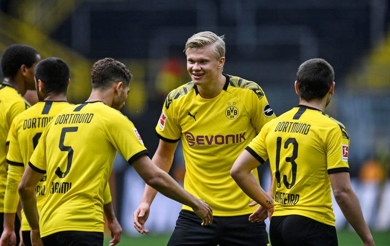 Azi s-a reluat Bundesliga. Borussia Dortmund, victorie categorică în derby-ul cu Schalke. Haaland a marcat primul gol în pandemie