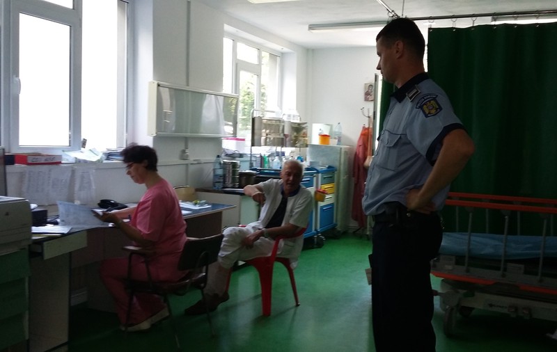 Un doctor condamnat pentru luare de mită a sunat la 112 când o pacientă i-a oferit 50 de lei