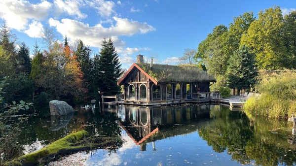 Hotelul suedez din mijlocul naturii care are propria podgorie, un restaurant cu stea Michelin și o saună subacvatică. Sursă foto: Shutterstock