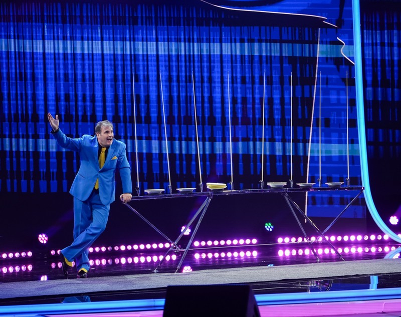 David Burlet, un artist francez de comedie, face spectacol pe scena iUmor, în ediția următoare. Jurații au rămas mască