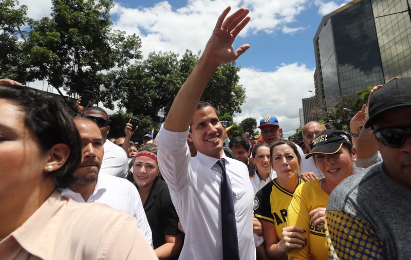 Juan Guaido, apel către susținătorii săi: "Nu vă predaţi! Vom reuşi!"