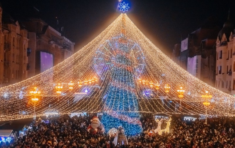Târgul de Crăciun din Timișoara a fost vizitat de peste 100.000 de turiști din Ungaria și Serbia