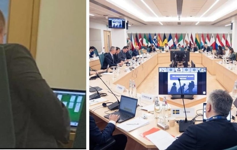 Șeful de la Imigrări a fost filmat în timp ce juca Solitaire într-o conferință. Sindicatul Europol: „A fost coleg de liceu cu Bode”