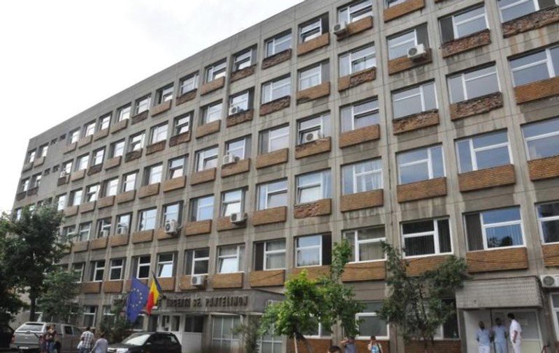 UPDATE. Poliţişti INTOXICAŢI la hotelul MINISTERULUI DE INTERNE. 100 de persoane AU AVUT NEVOIE DE ÎNGRIJIRI MEDICALE