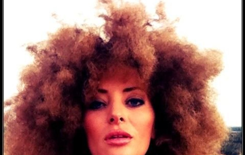 Delia, CIUFULITĂ și PICTATĂ pe FAȚĂ de un TRIB AFRICAN | FOTO