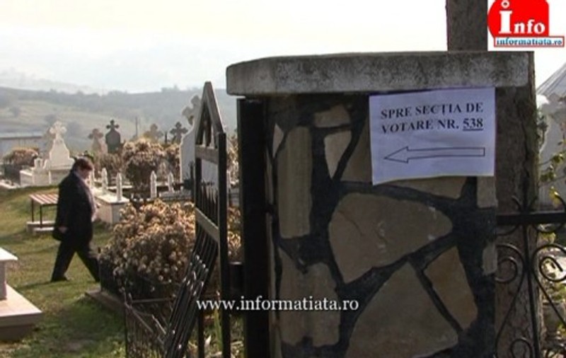 SĂ MORI, NU ALTA! Într-un sat din Suceava s-a votat... în cimitir! FOTO&VIDEO