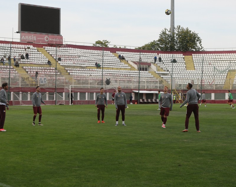 S-a jucat meciul AFC Rapid - Academica Rapid. A fost pace și prietenie în Giulești / GALERIE FOTO