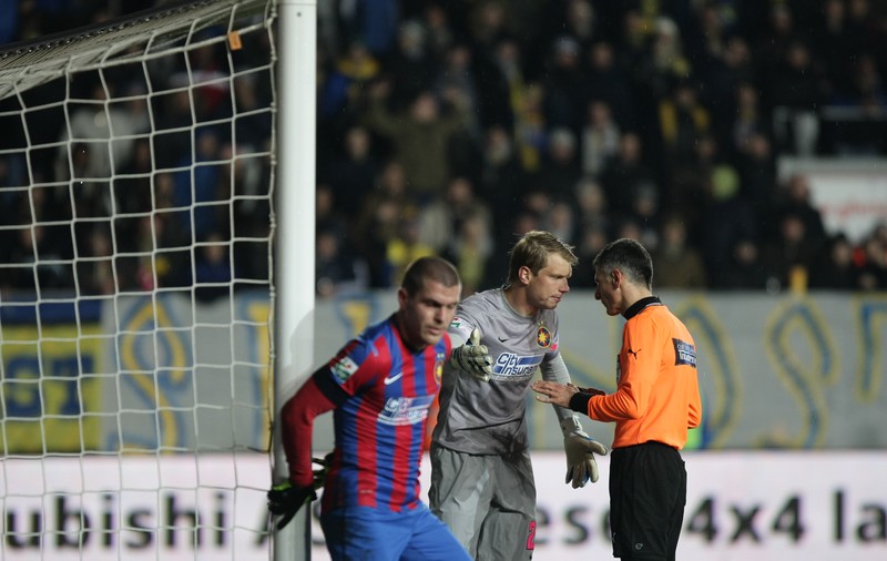 ”Nici un penalty, dar Papp trebuia eliminat!”. Verdictul lui Porumboiu