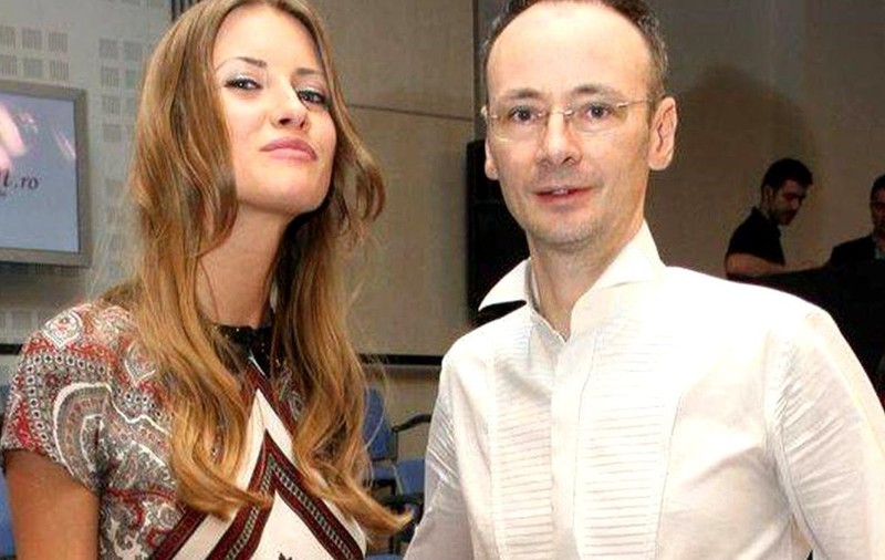 Mihai Albu susține că fosta soție l-a jignit în fața fetiței lui. „Nu trebuie să îi explic copilului meu ce înseamnă «boșorog expirat»”