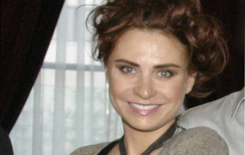 Adina Buzatu s-a făcut de râs la mall. Nu a avut bani să plătească bomboanele fiicei ei