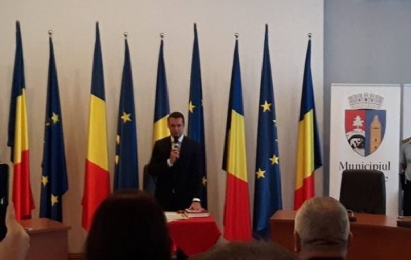 Cătălin Cherecheș, primarul din Baia Mare, adus din arest pentru a depune jurământul VIDEO