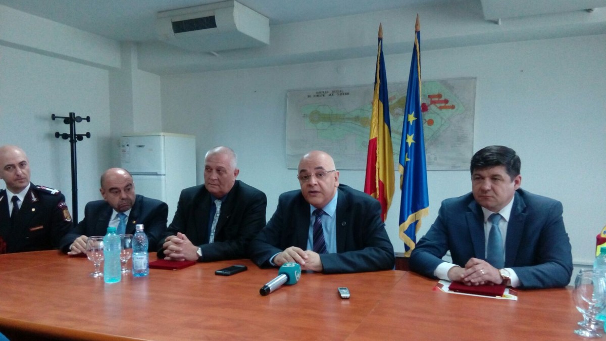 Sistemul "RO-ALERT", care permite informarea rapidă, prin intermediul telefoanelor mobile, a cetăţenilor aflaţi în zonele cu risc major de dezastre, va funcţiona din acest an.