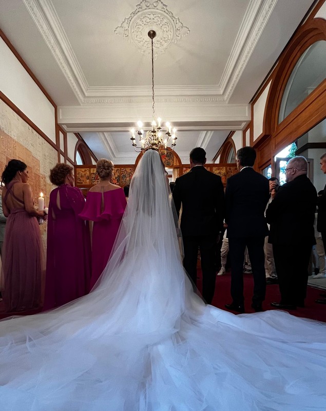 Imagini de la nunta lui Daniel Pavel cu Ana Maria Pop. Au făcut cununia civilă și religioasă în aceeași zi și au schimbat trei ținute