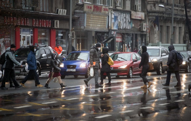Avertizare RO-ALERT de ploi torențiale în București. ANM a emis un cod portocaliu