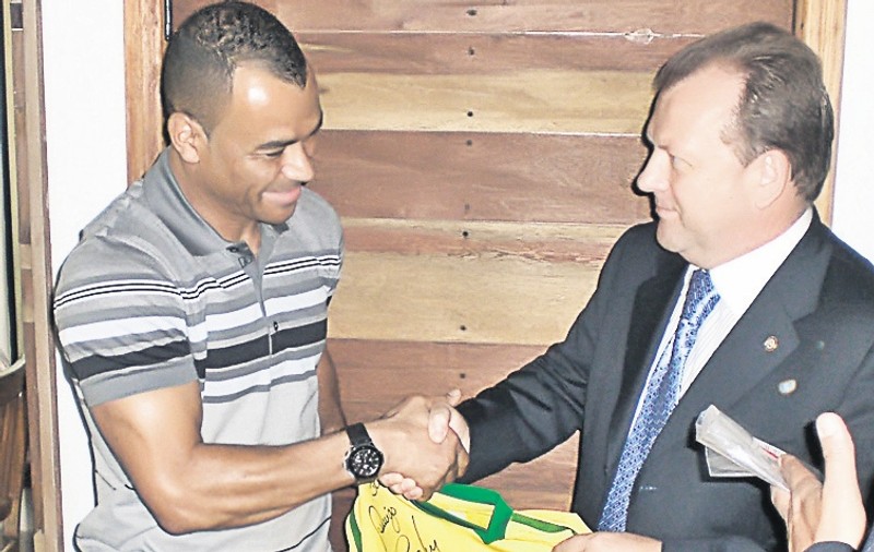 Marius Vizer s-a ales cu tricoul lui Cafu